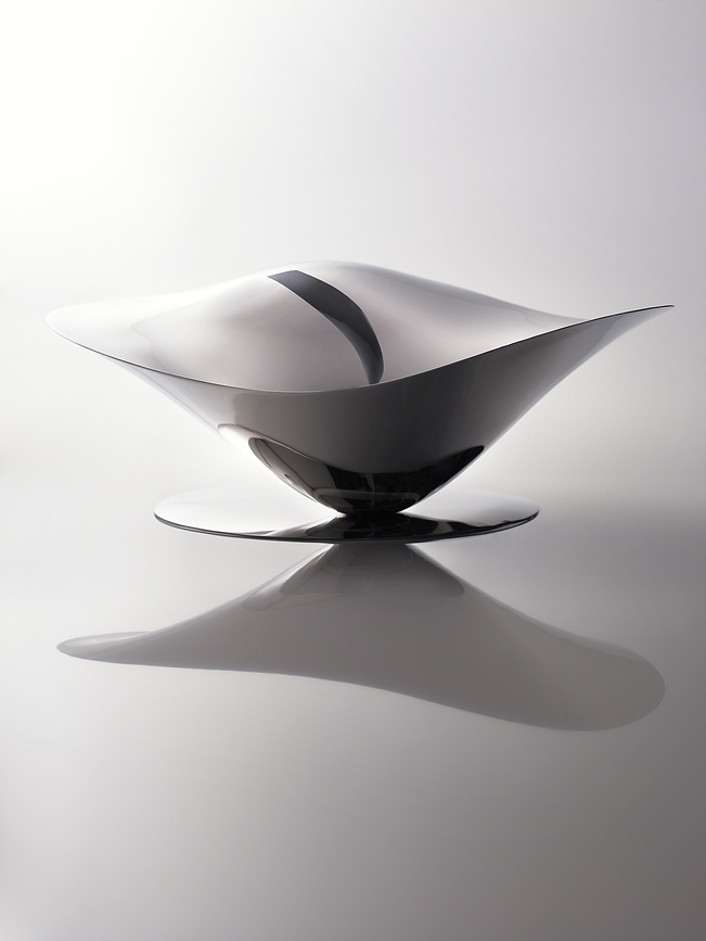 Petalo Fruit Bowl, black