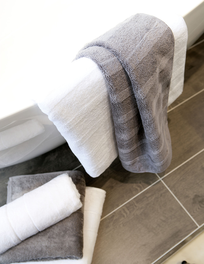 Noblesse II Serviette de Bain unie, 80 x 160 cm, beige