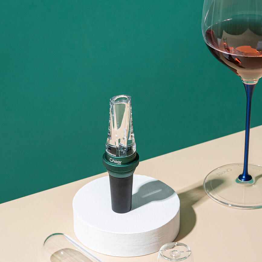 Submarine Izlivalnik za vino z aeratorjem, rdeč