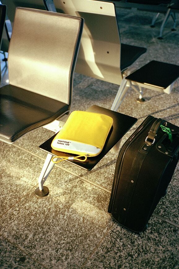 Pantone Etui za tablet 13" toplo sivo