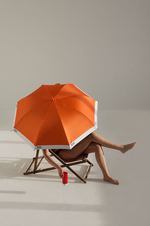 Pantone ΟΜΠΡΕΛΑ, γκρι