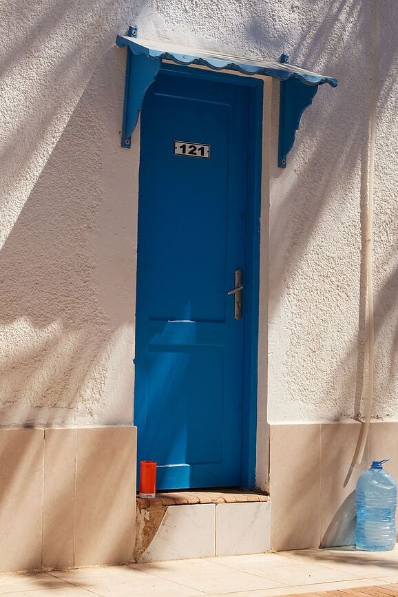 Pantone Potovalna skodelica, 430 ml, črna