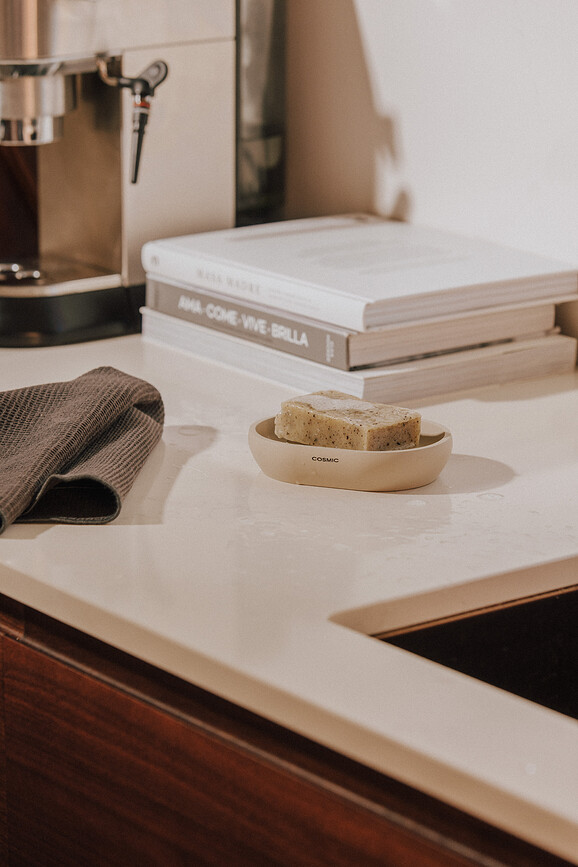Saona Soap Dish, green