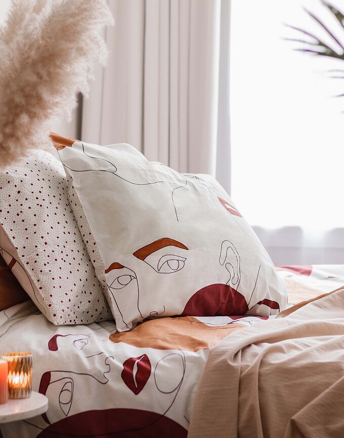 Femme Fatale Set Posteljine 240 x 220 cm 2 jastučnice 60 x 70 cm