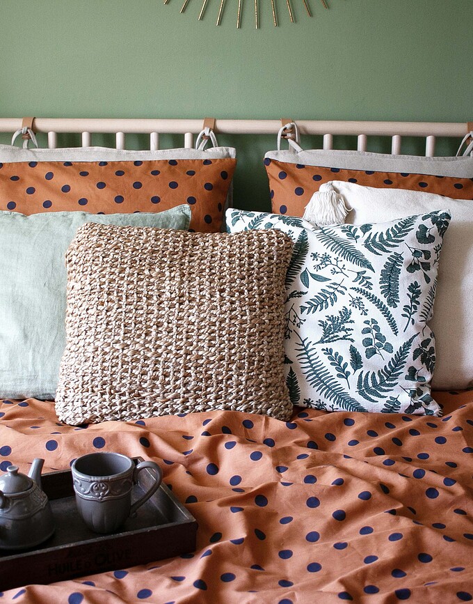 Turn Over Posteljnina, 135 x 200 cm, orehova, s prevleko za vzglavnik 80 x 80 cm