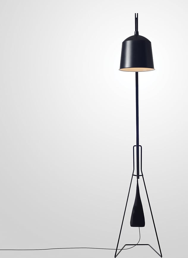 Lámpara de Pie Covo, totalmente negra