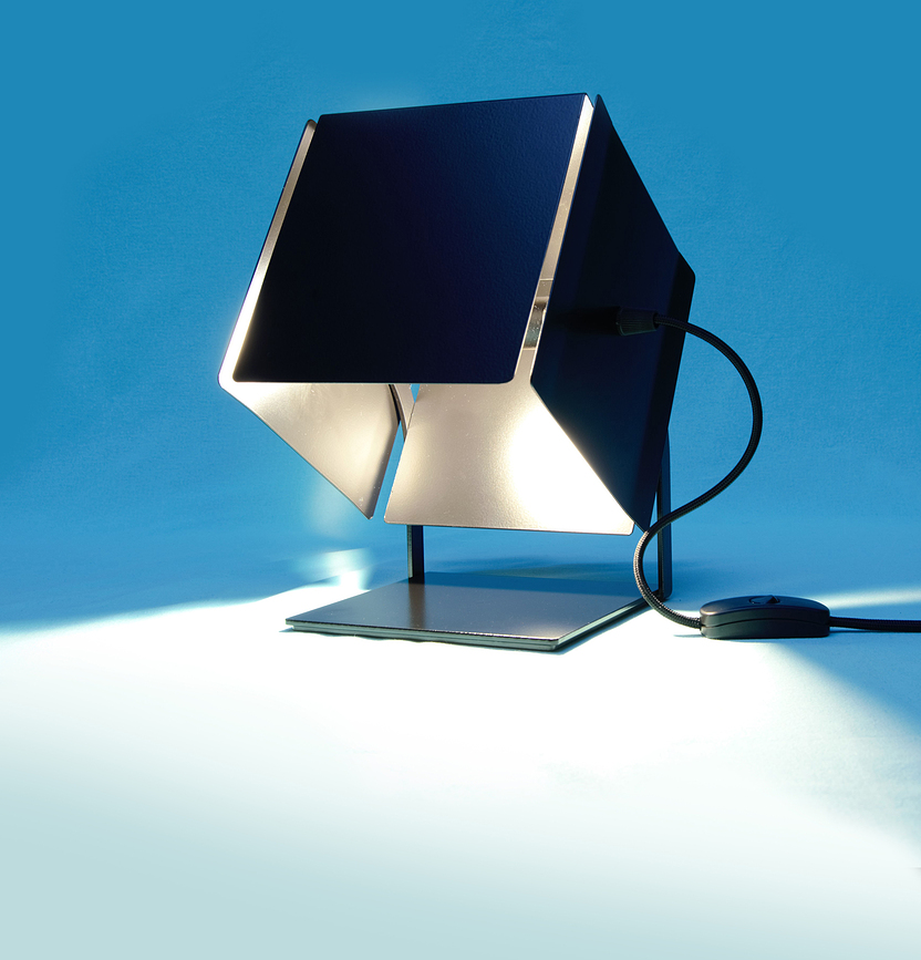 Vito Stolna Lampa crna