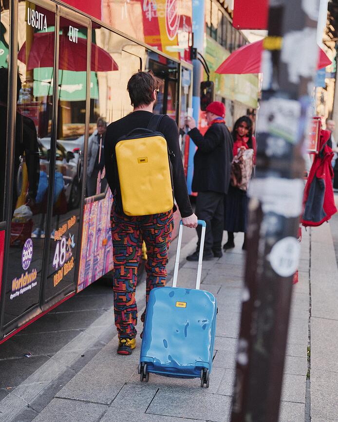 Icon Tone on Tone Potovalni kovček, kabinski, rumen