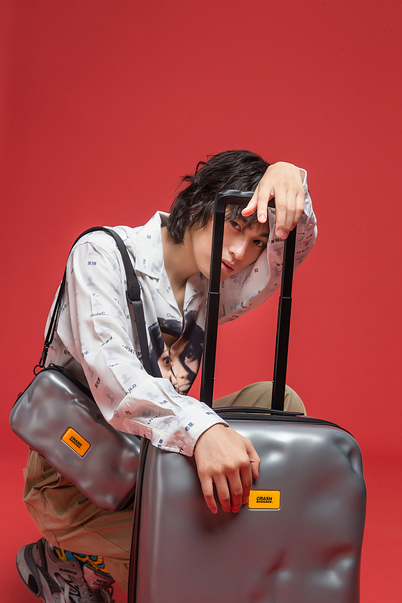 Icon Maxi Kozmetička Torbica s remenom za rame crna