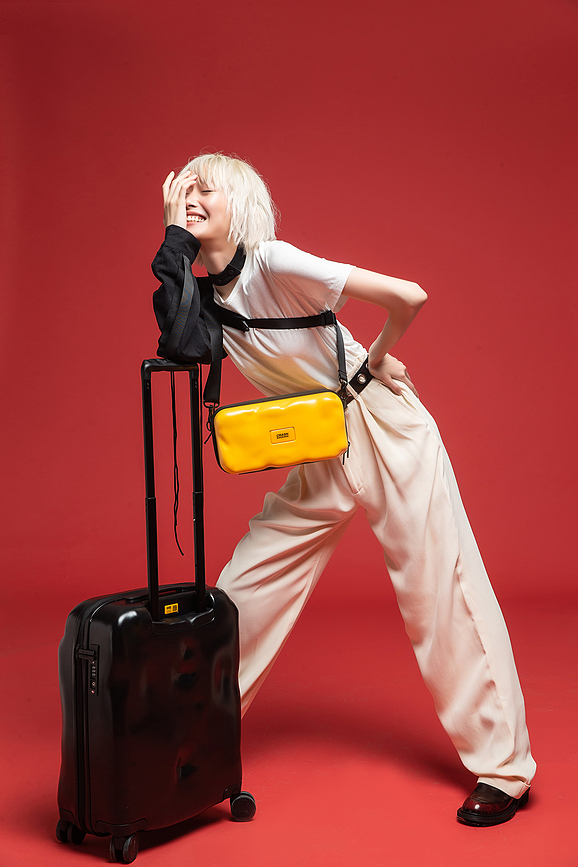 Maxi Icon Kozmetična torbica z naramnim pasom, rumena