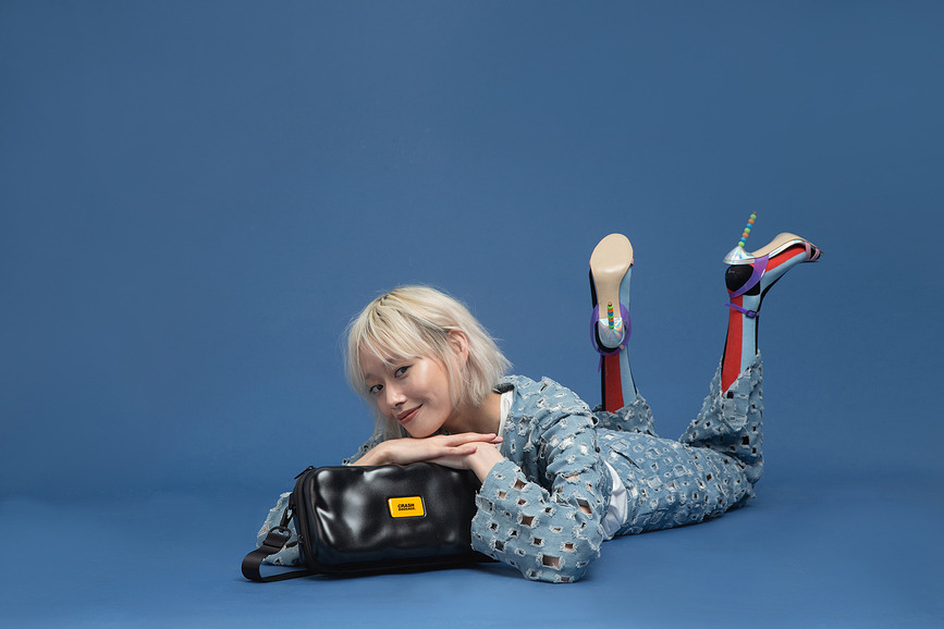 Maxi Icon Kozmetična torbica z naramnim pasom, rumena