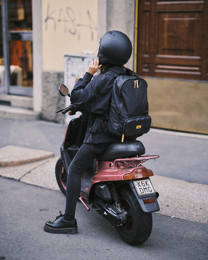 Mochila Crash Not Crash, 44 x 31 cm, negra