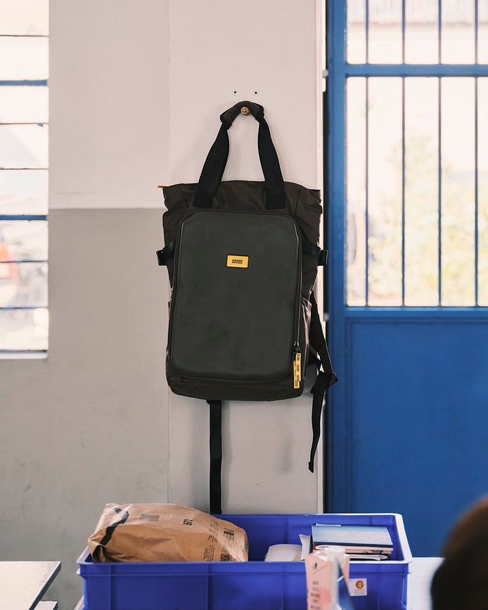 Bolso y Mochila Convertible Crash Not Crash, amarilla, 2 en 1