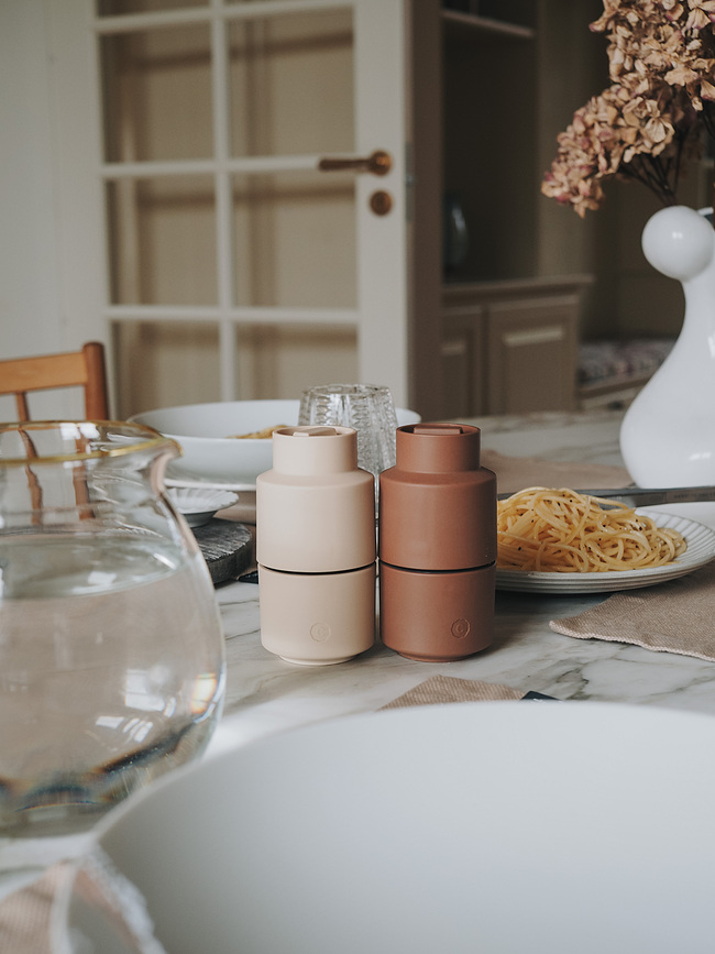 Billund Mlinček za sol ali poper, curry