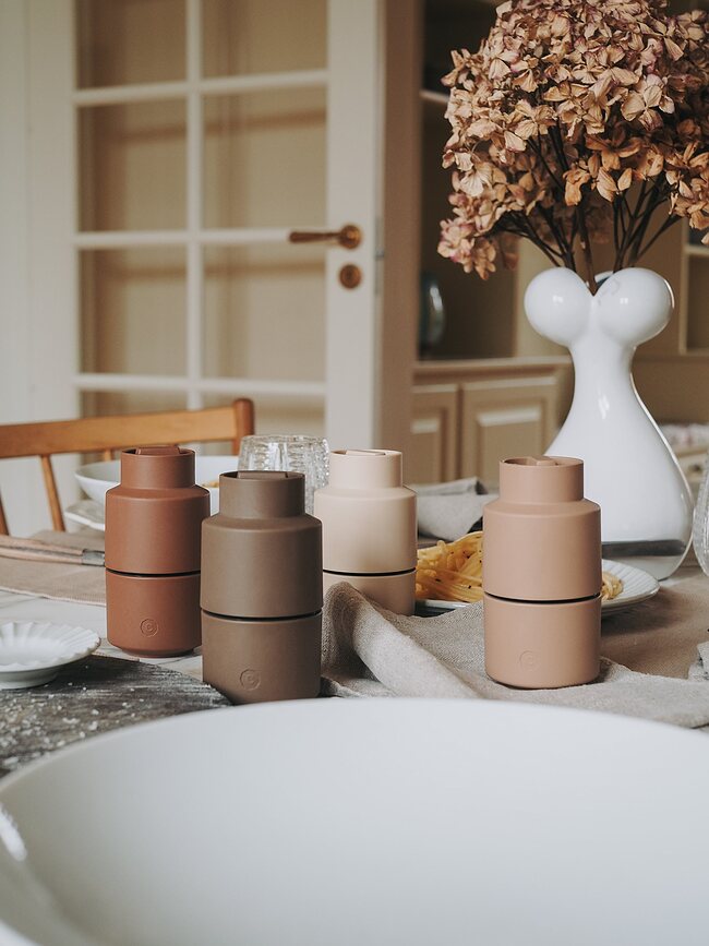 Billund Mlinček za sol ali poper, curry