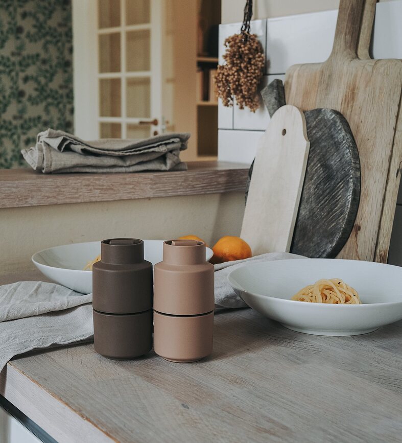 Billund Mlinčka za sol in poper, temno modra in svetlo siva, 2 kosa