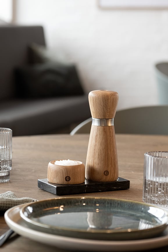 Molinillo para sal o pimienta de madera de roble Kyoto, 17 cm