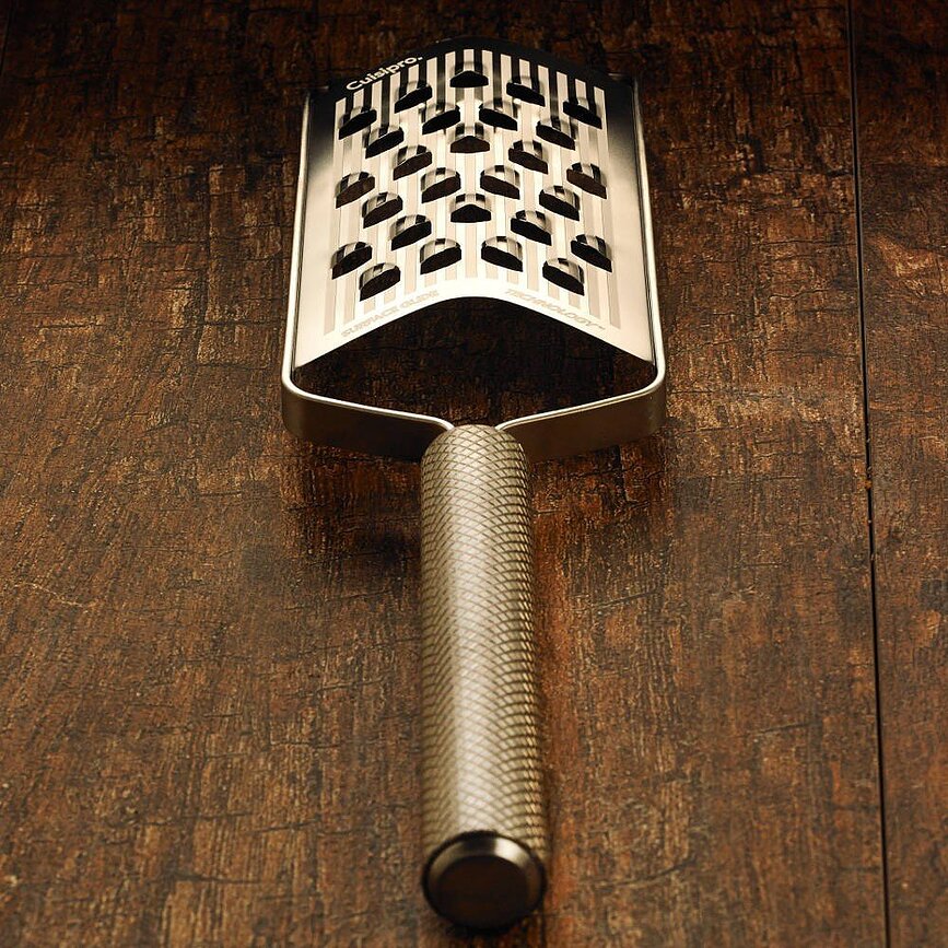 Rende široko, z ekstra velikimi luknjami