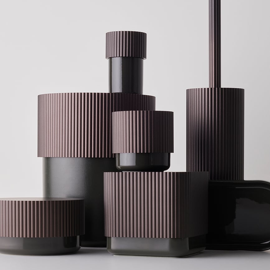 Bote de baño Of Line, 10 cm, negro con tapa marrón