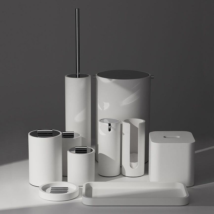 Bote de baño Stone M, cromado y negro, con tapa