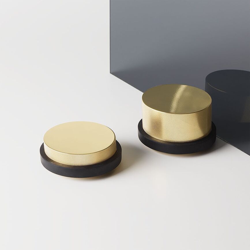 Club L Στοπ Πόρτας, χρωμέ