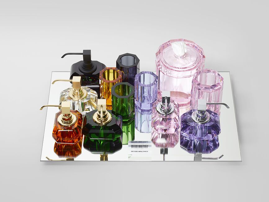 Dispensador de Jabón Kristall, color ámbar, con bomba cromada