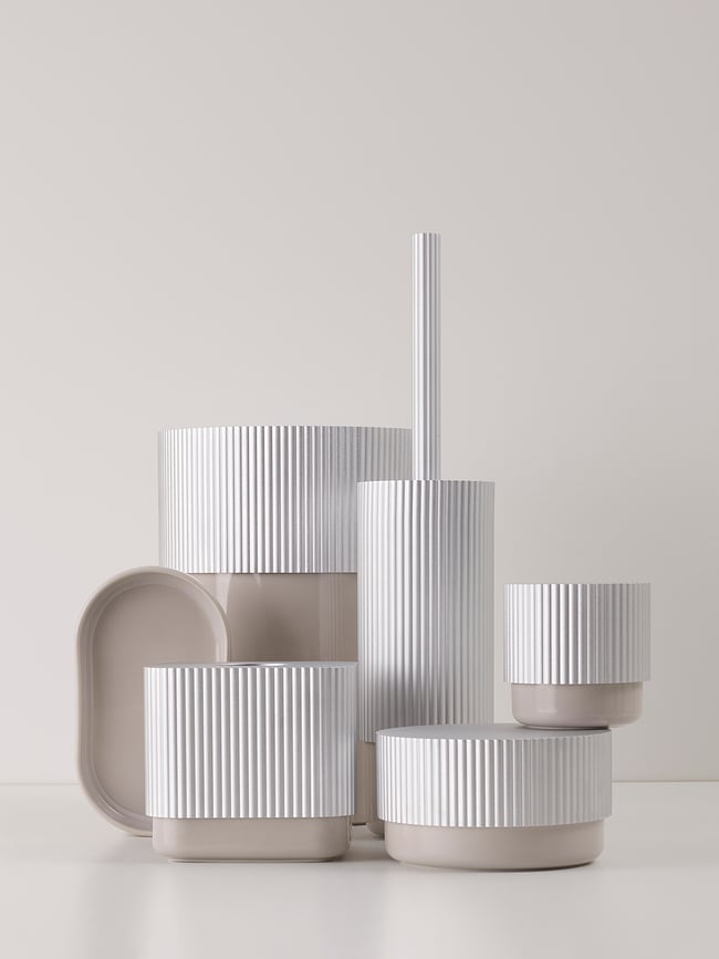 Escobillero de pared Of Line, plateado, con base negra