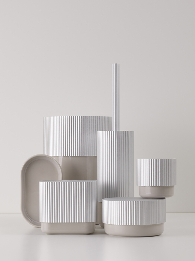 Of Line Ščetka za WC, stenska, s kremno podlago, srebrna