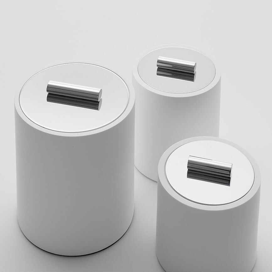 Stone M Pot de Salle de Bain avec couvercle, noir et chromé