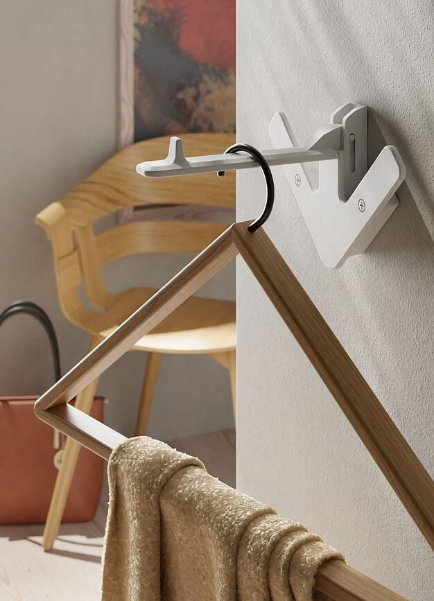 Arrow Vješalica zidna crna