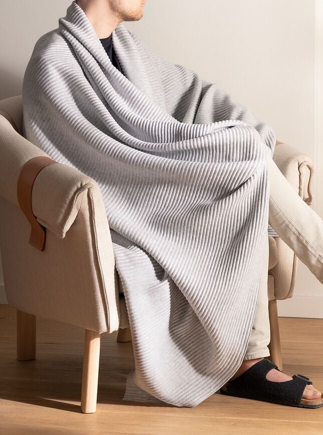 Pleece Deka 140 x 160 cm tamnosiva