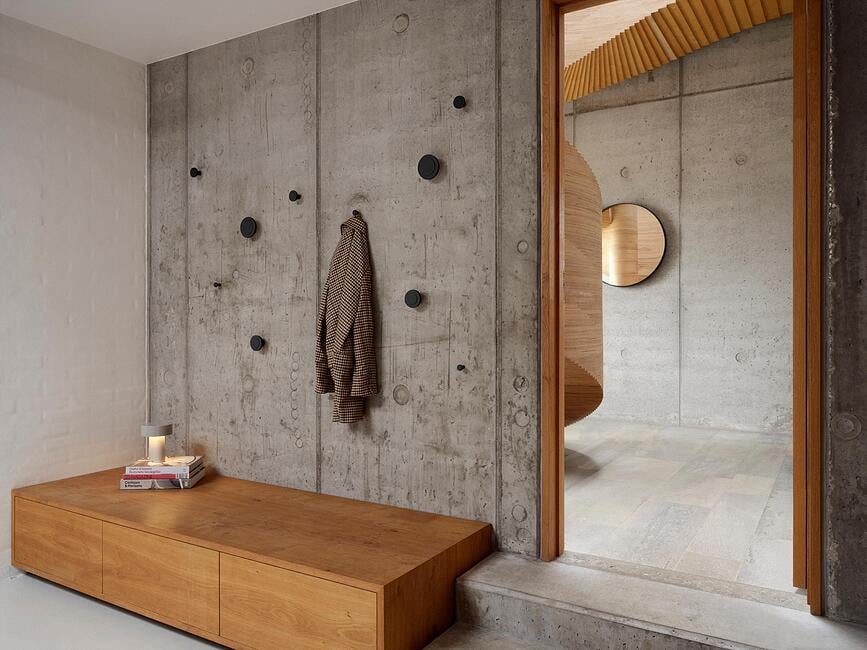 Sensu Kavelj stenski, 10 x 4,5 cm, peščen