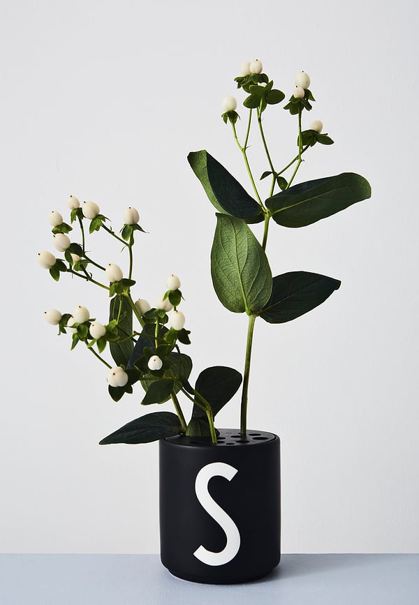 AJ Κούπα Πορσελάνης με γράμμα L, μαύρη