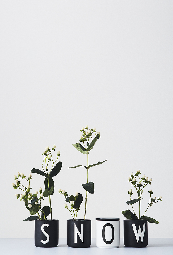 AJ Šalica slovo L porculanska crna