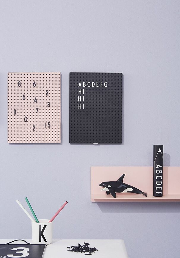 Design Letters Ploča A4 crna