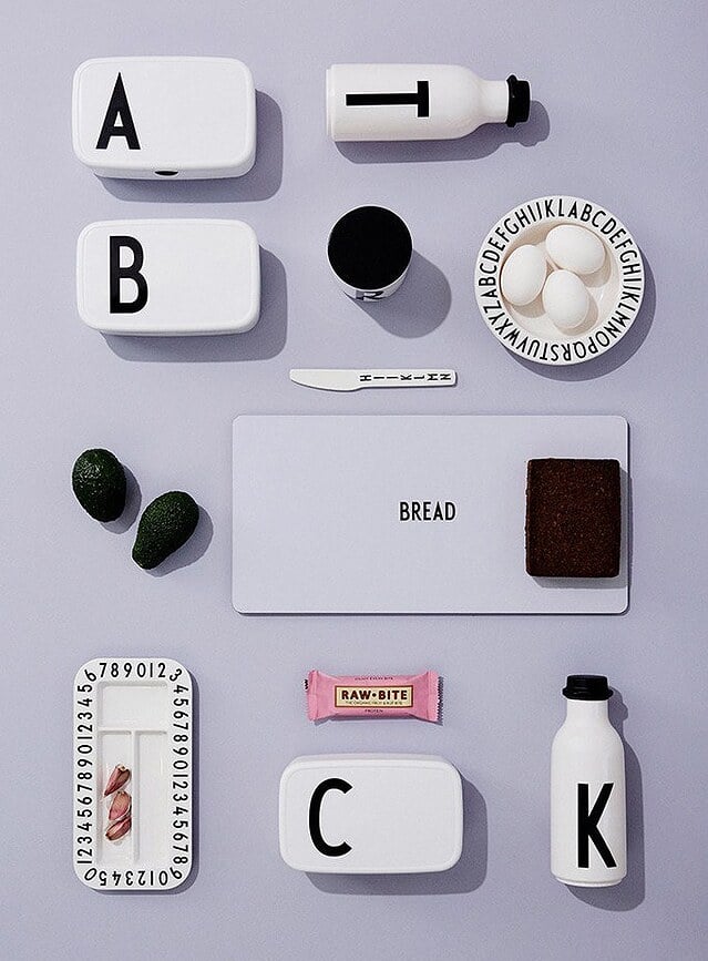 Fiambrera AJ, con la letra W