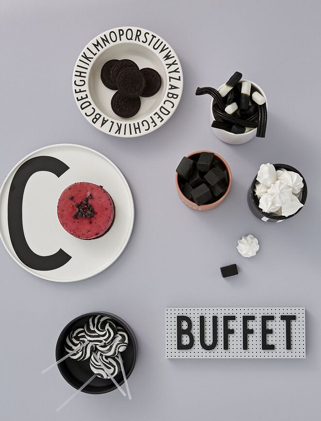 Placa Design Letters, negra