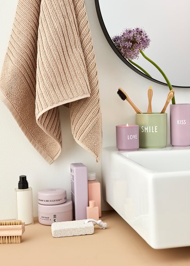 Vela aromática Design Letters Hello