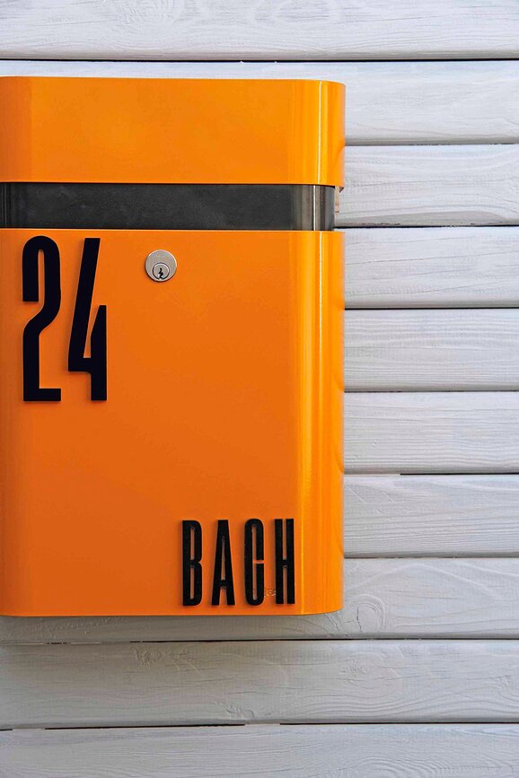 Design Letters Lettre F, 8 cm, acrylique, noire