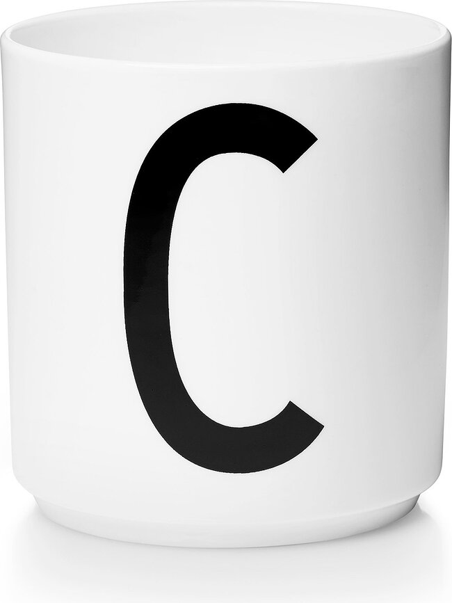 Taza de porcelana AJ, letra C