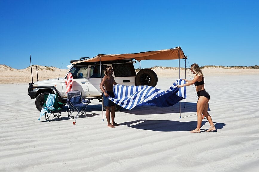 Dock & Bay Deka za piknik 170 x 240 cm mornarskoplava