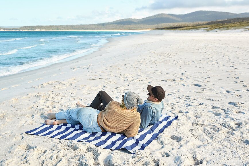 Dock & Bay Deka za piknik 170 x 240 cm mornarskoplava