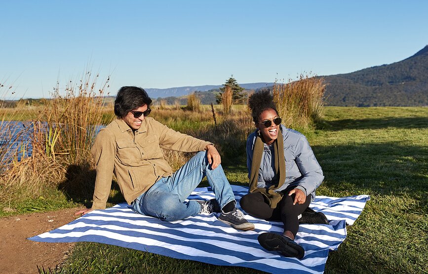 Dock & Bay Piknik odeja, 170 x 240 cm, mornarsko modra