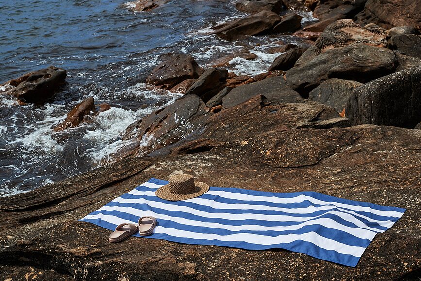 Dock & Bay Plažna brisača hitrosušeča, 90 x 200 cm, mornarsko modra