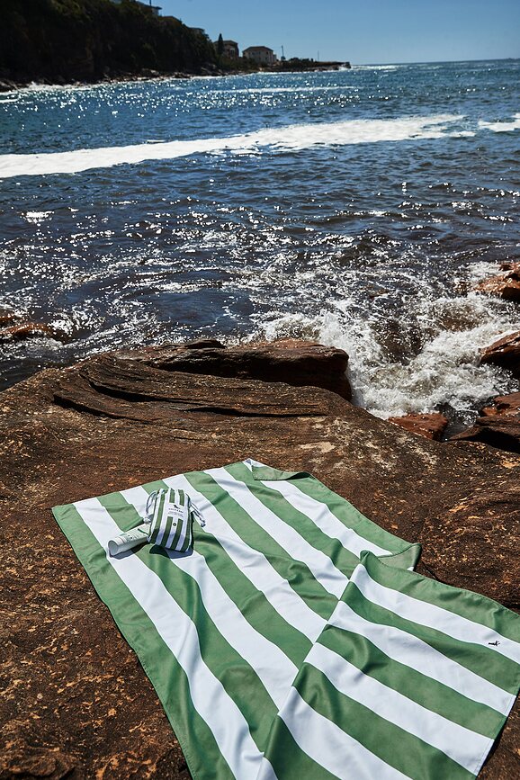 Dock & Bay Plažna brisača hitrosušeča, 90 x 200 cm, mornarsko modra