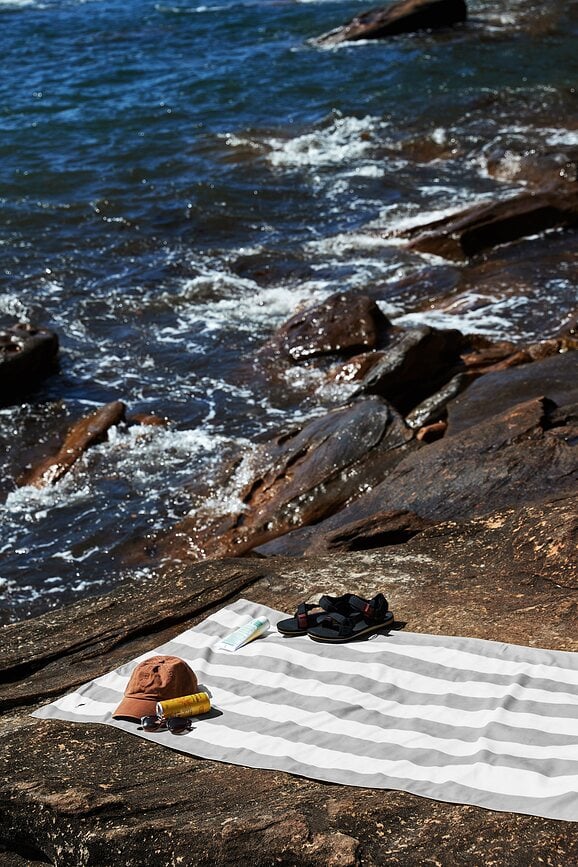 Dock & Bay Ručnik za plažu brzosušeći 90 x 200 cm mornarskoplavi