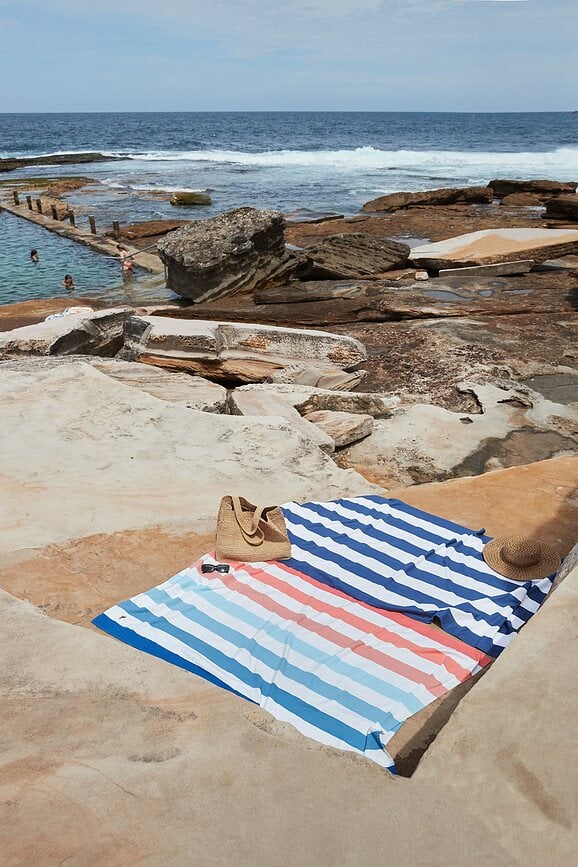 Dock & Bay Ručnik za plažu brzosušeći 90 x 200 cm mornarskoplavi