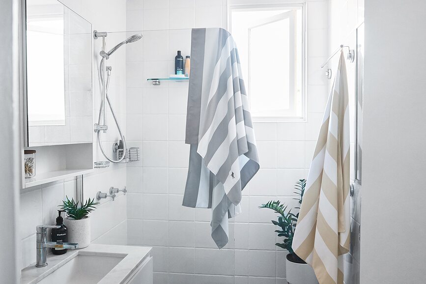 Dock & Bay Ručnik za plažu brzosušeći 90 x 200 cm mornarskoplavi