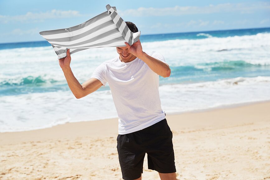 Dock & Bay Serviette Rafraîchissante, Space Odyssey