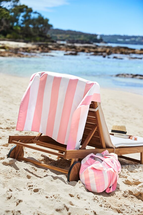 Toalla de playa de secado rápido Dock & Bay, 90 x 200 cm, azul marino